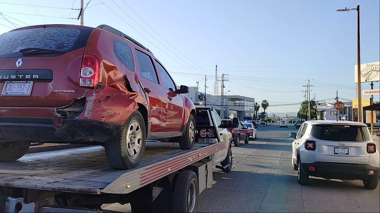 Atiende Cruz Roja a adulto mayor tras chocar en el sector sur; sufrió crisis nerviosa y daños por 35 mil pesos