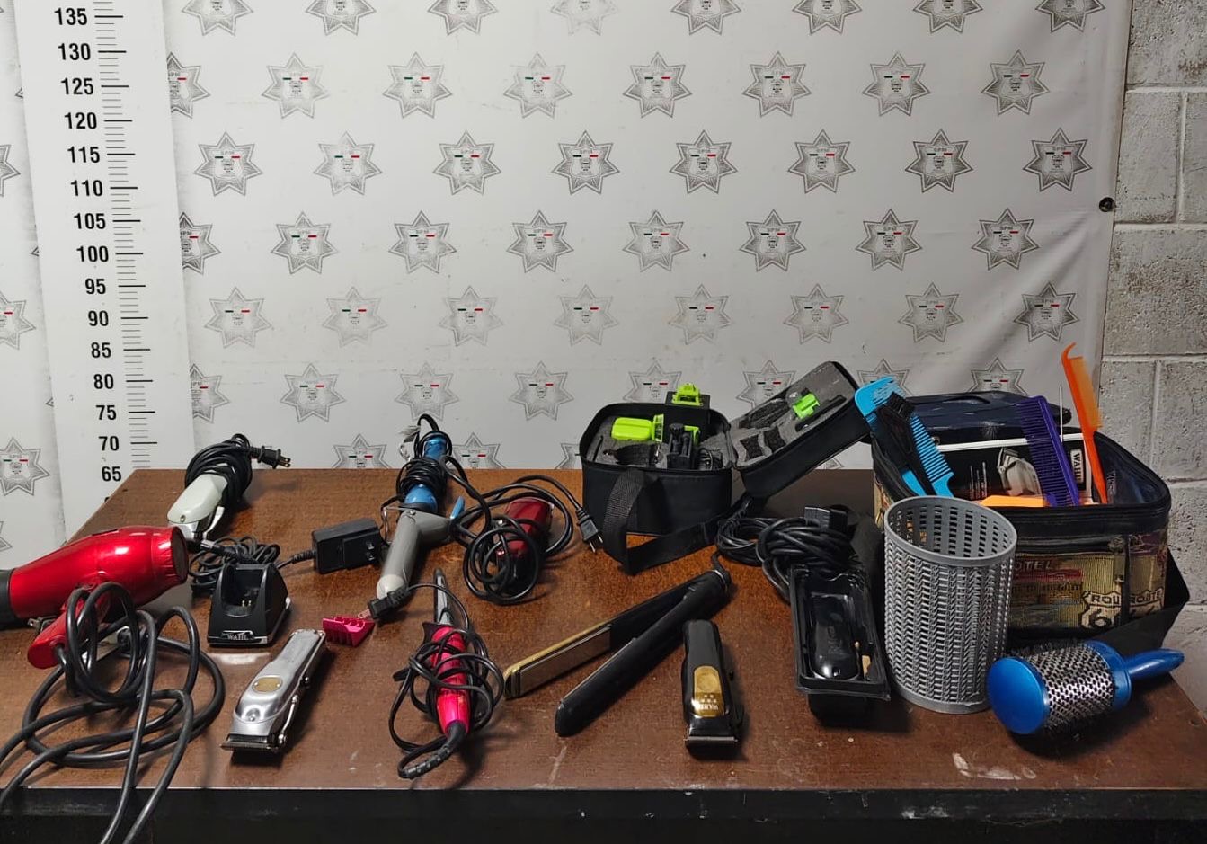 ¡Recuperan en tiempo récord! Policía de Delicias devuelve a sus dueñas los artículos robados de una estética en Flamingos