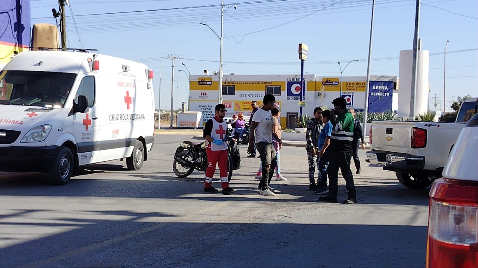 Un motociclista lesionado y daños por 15 mil pesos tras dar vuelta en «U» en la Solidaridad