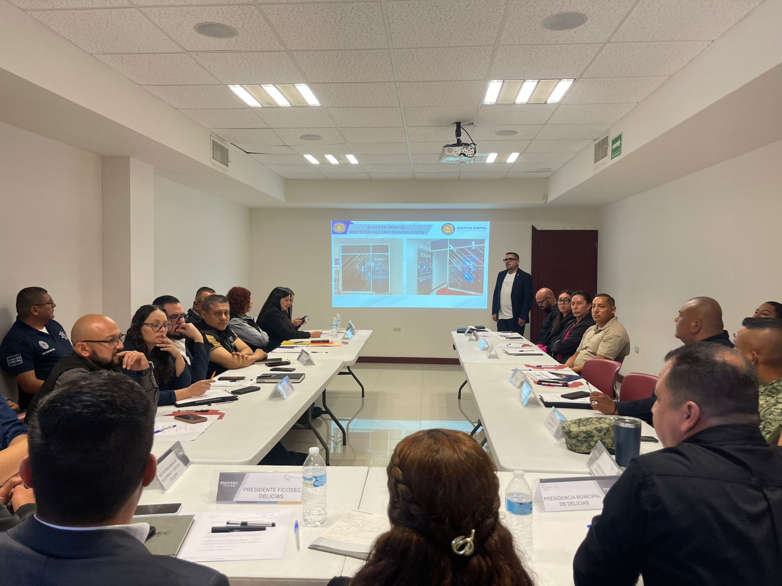 Presenta Director de Innovación los servicios de Justicia Digital en Plenaria de Seguridad en Delicias