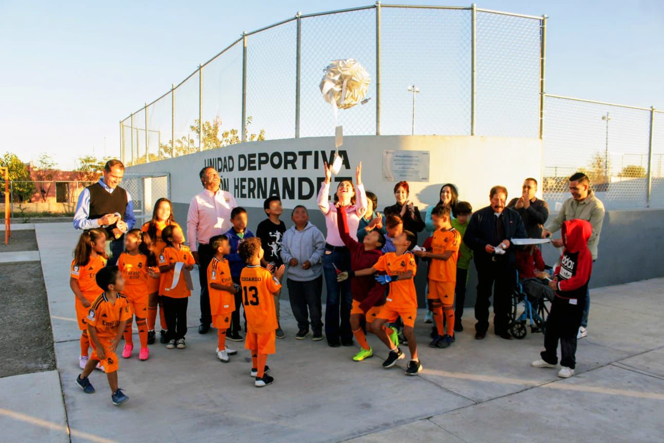 Inaugura Miriam Soto rehabilitación de la Unidad Deportiva “Ramón Hernández” en Lázaro Cárdenas