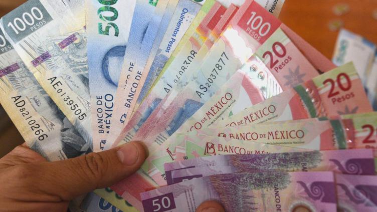 Se multiplica efectivo en manos de la gente y advierten problemas