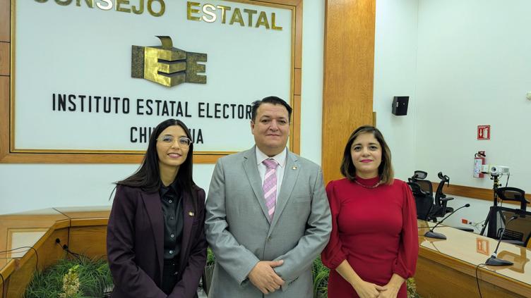 Deliciense Jesús Armendáriz toma protesta como nuevo consejero del IEE