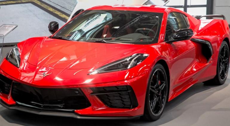 Pidió influencer donaciones para comprar un Corvette