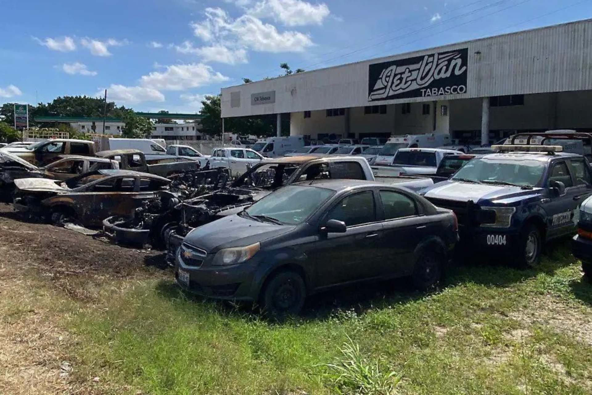 Violencia en Tabasco deja tres muertos y 13 autos incendiados