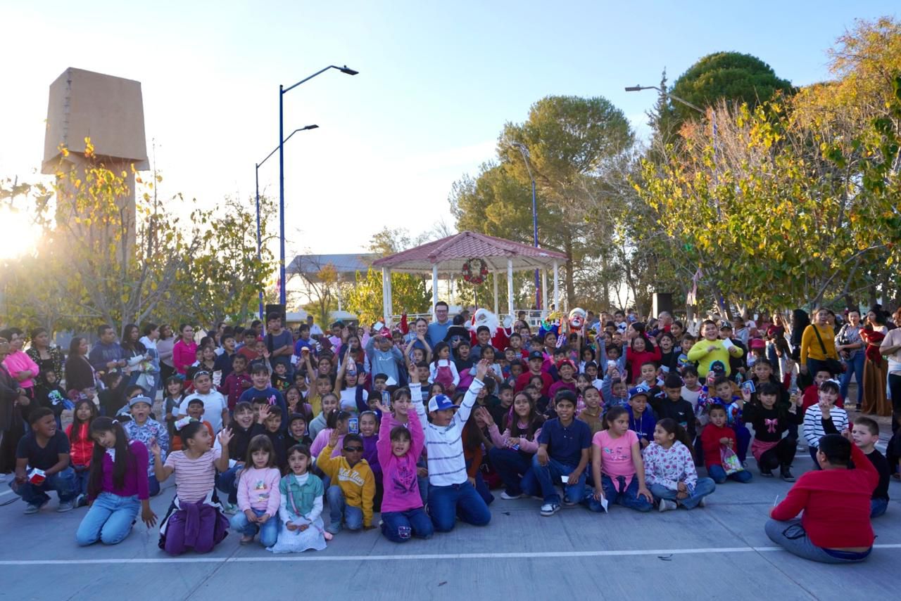 Regidor Mario Alberto Mata lleva la alegría de la Navidad con posada en colonia Hidalgo
