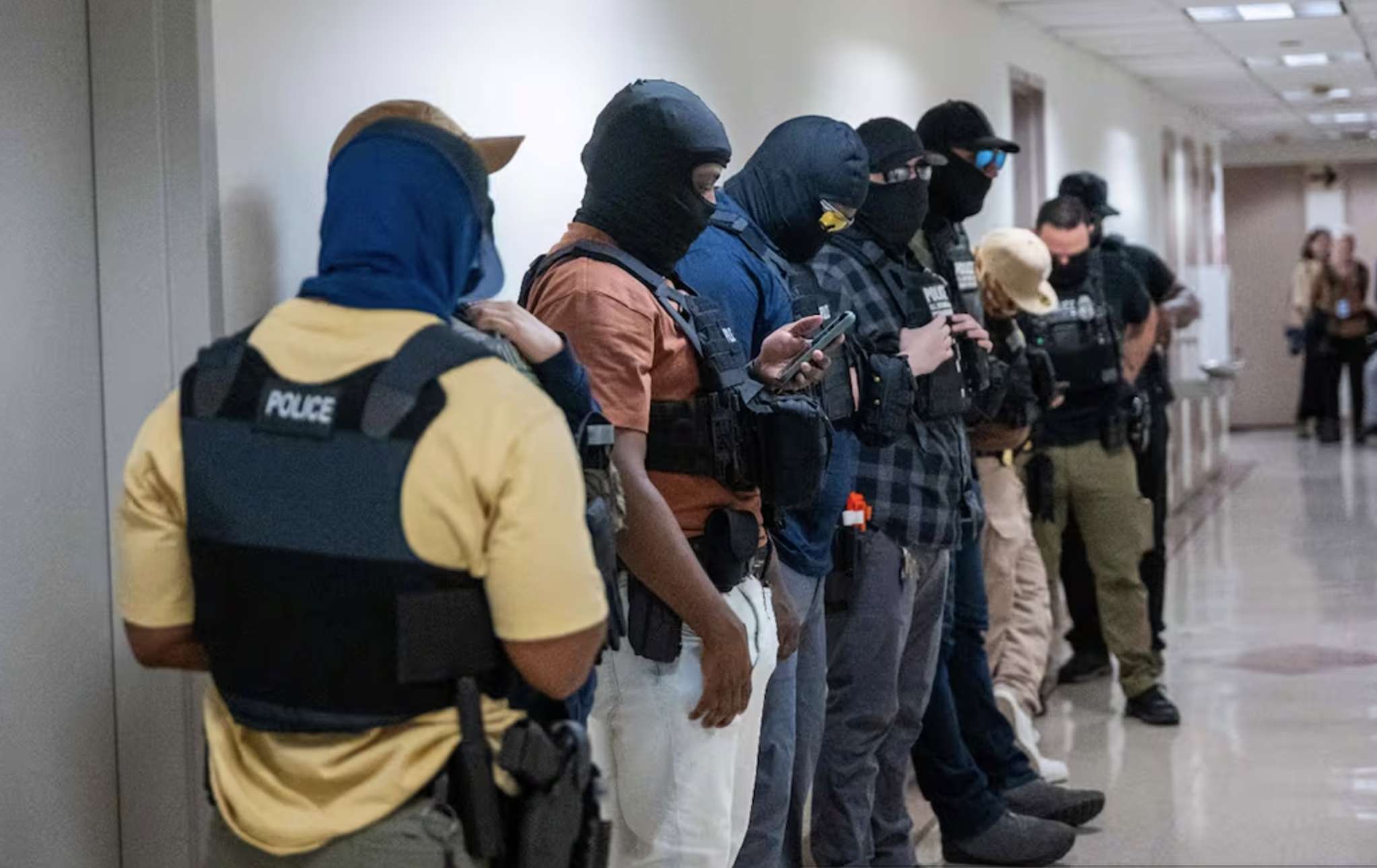 Irrumpe ICE sin orden judicial en albergues de Nueva York