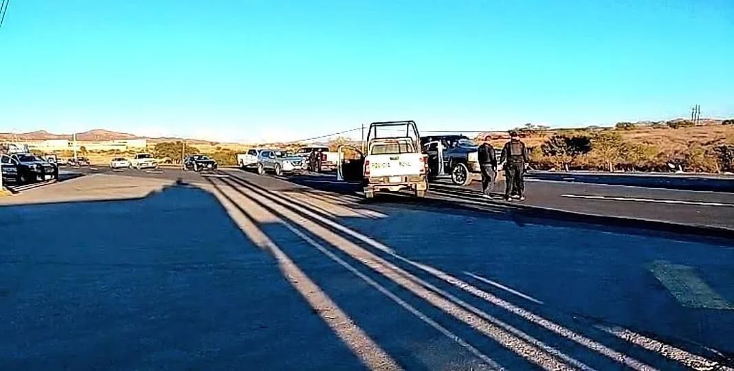 Desarmaron y golpearon a estatales en Santa Bárbara