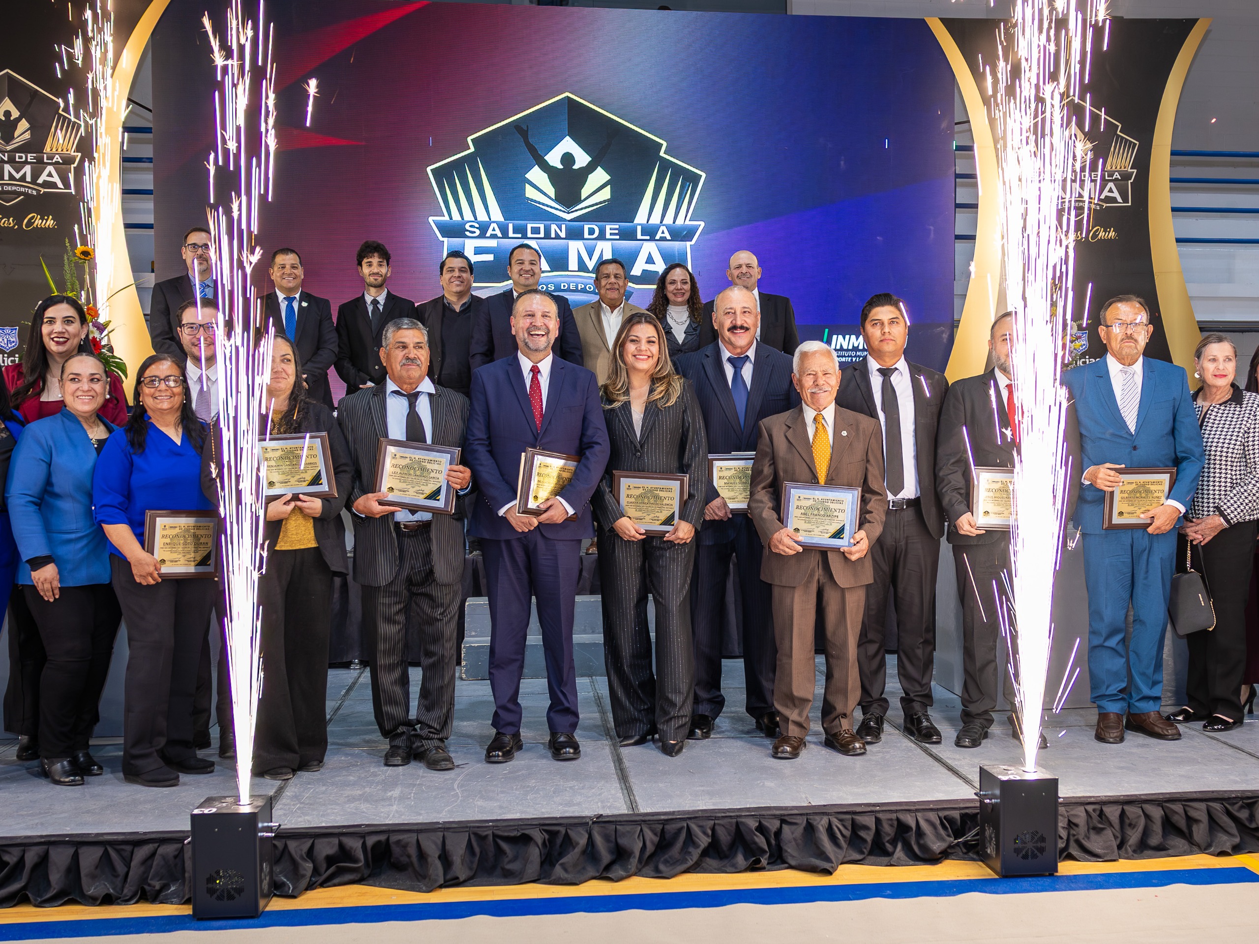 Celebra Valenciano el legado de 10 nuevos miembros del Salón de la Fama de Delicias