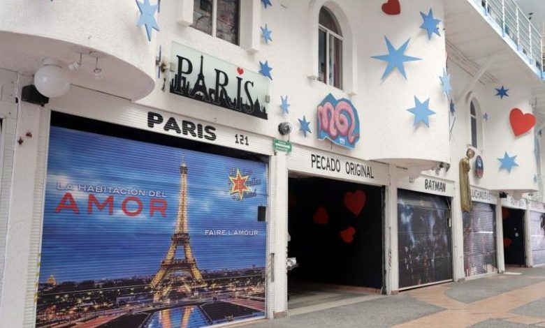 Maestro se quita la vida tras ser sorprendido con alumna menor de edad en un motel