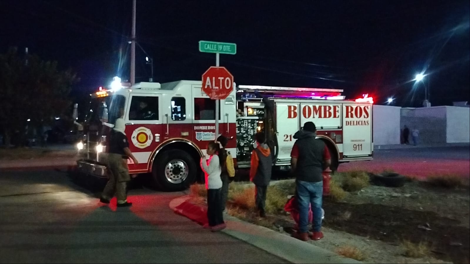 Fuerte movilización de Bomberos al fraccionamiento Villa Bonita