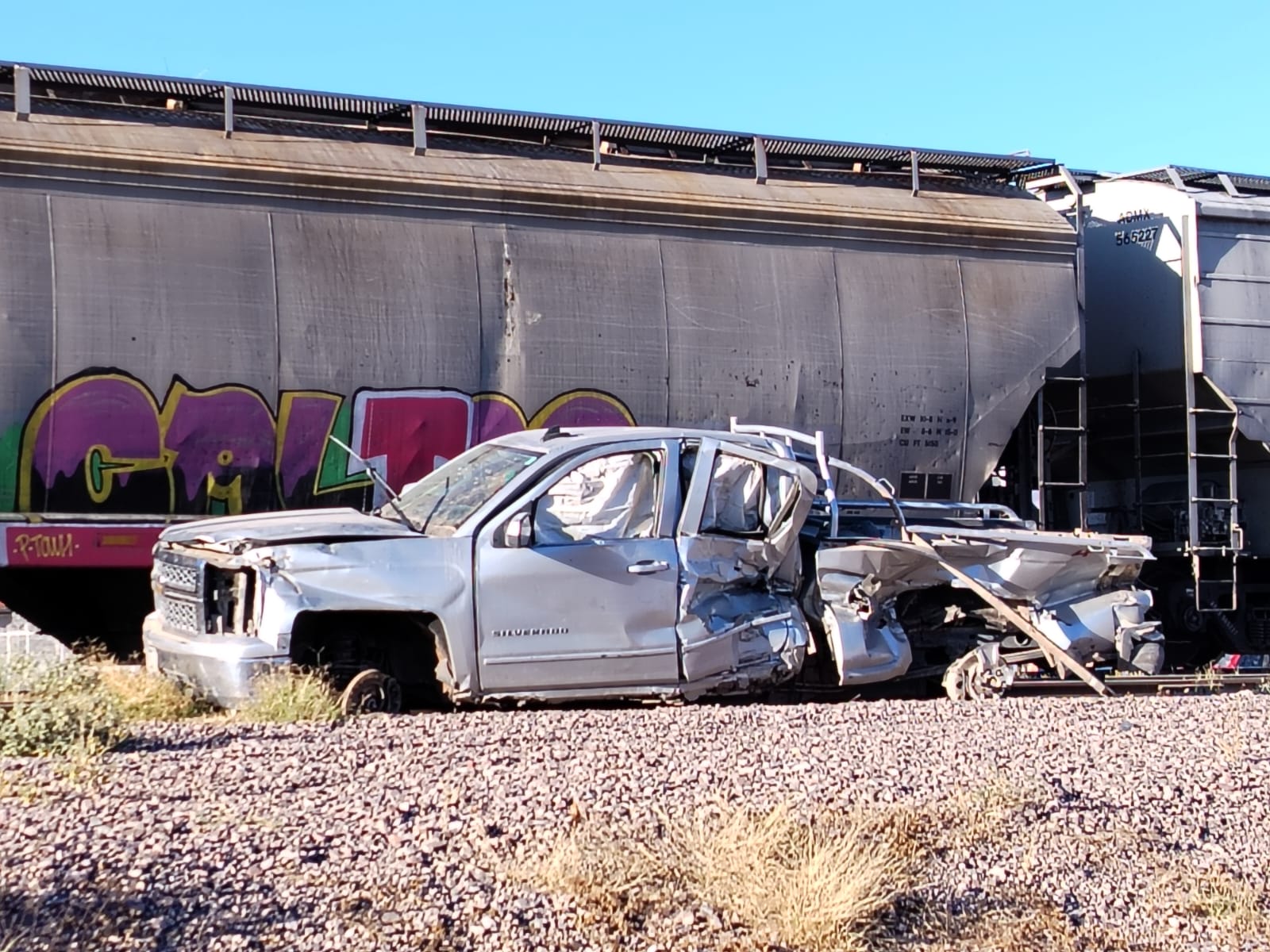 Joven lesionado tras chocar contra máquina del tren en Meoqui
