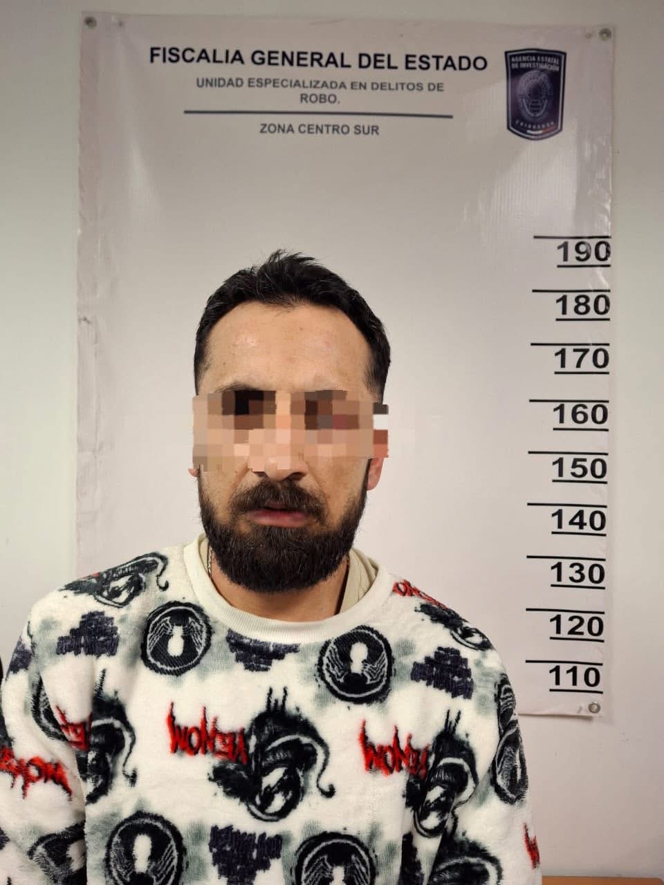 Cae falsificador en Delicias: lo atrapan imprimiendo billetes de 500 y credenciales del INE con la misma foto