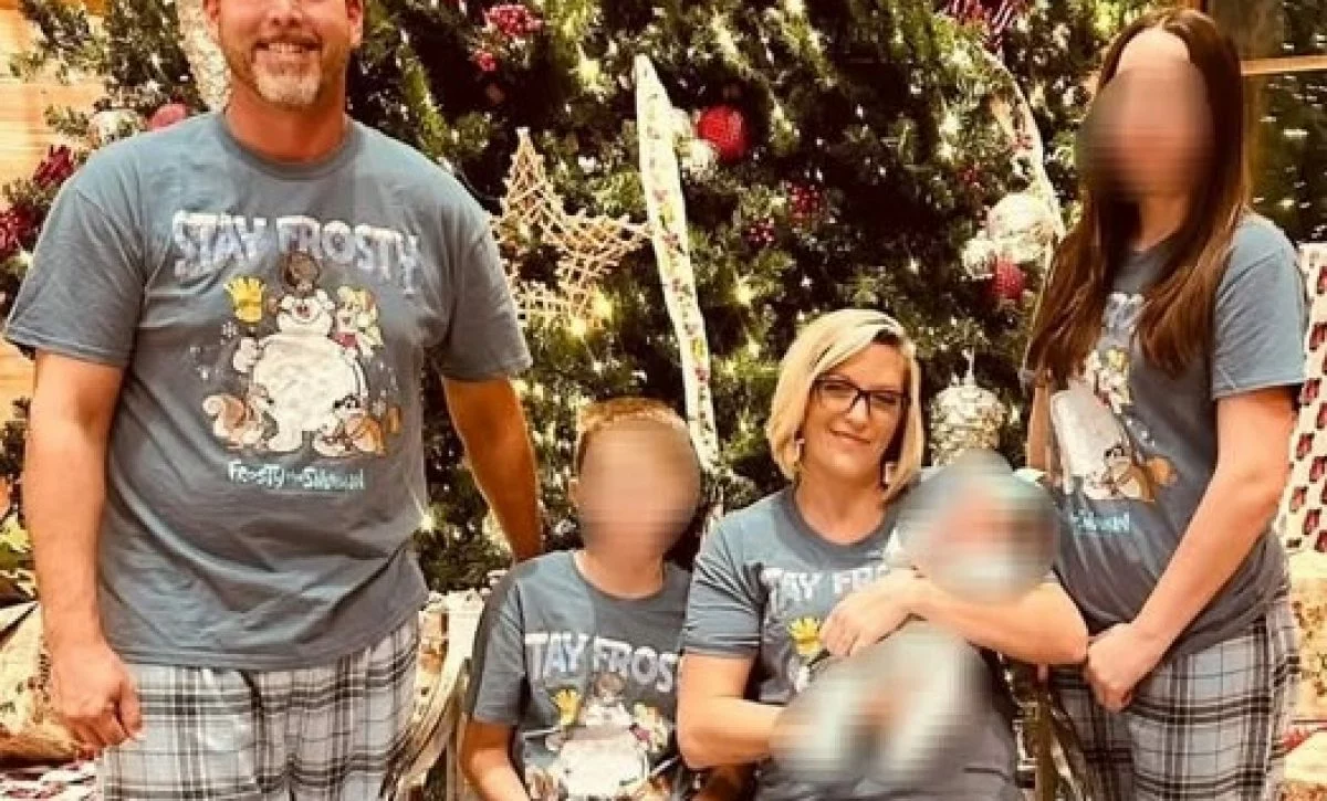 Discusión por un canal de TV terminó en tragedia: mata a su esposa, hiere a su hijastra y se suicida