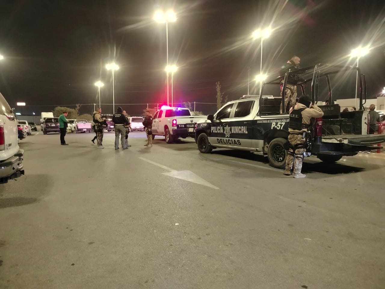 Controversia tras intento de atropello, daños e intento de fuga en Alsuper 24 horas