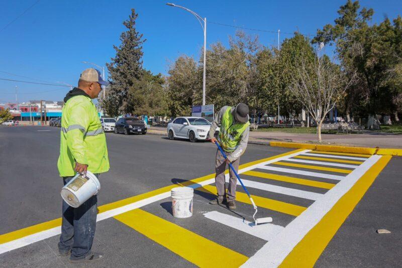 Concluye aplicación de pintura de tráfico en vialidades de Delicias