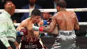 Pitbull Cruz conserva título tras empate mayoritario con Lamont Roach