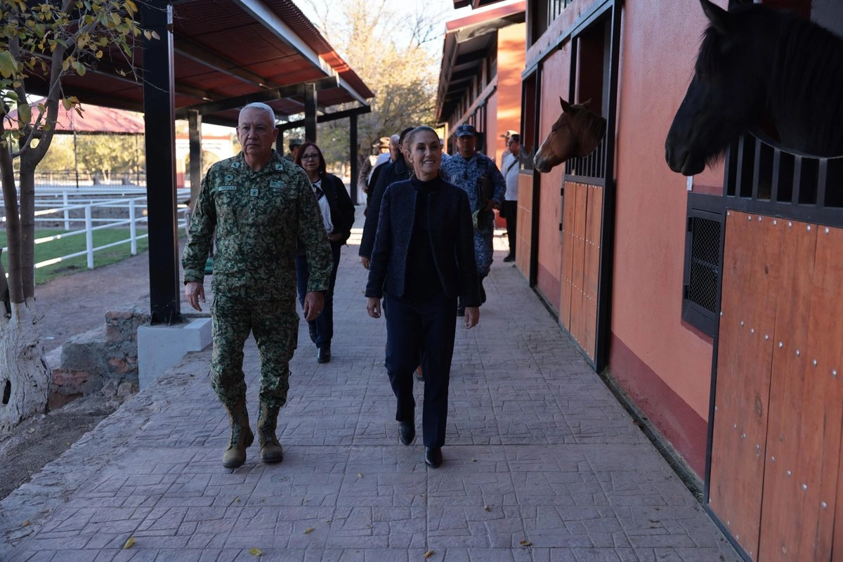Sheinbaum visita la base militar de Santa Gertrudis, Chihuahua