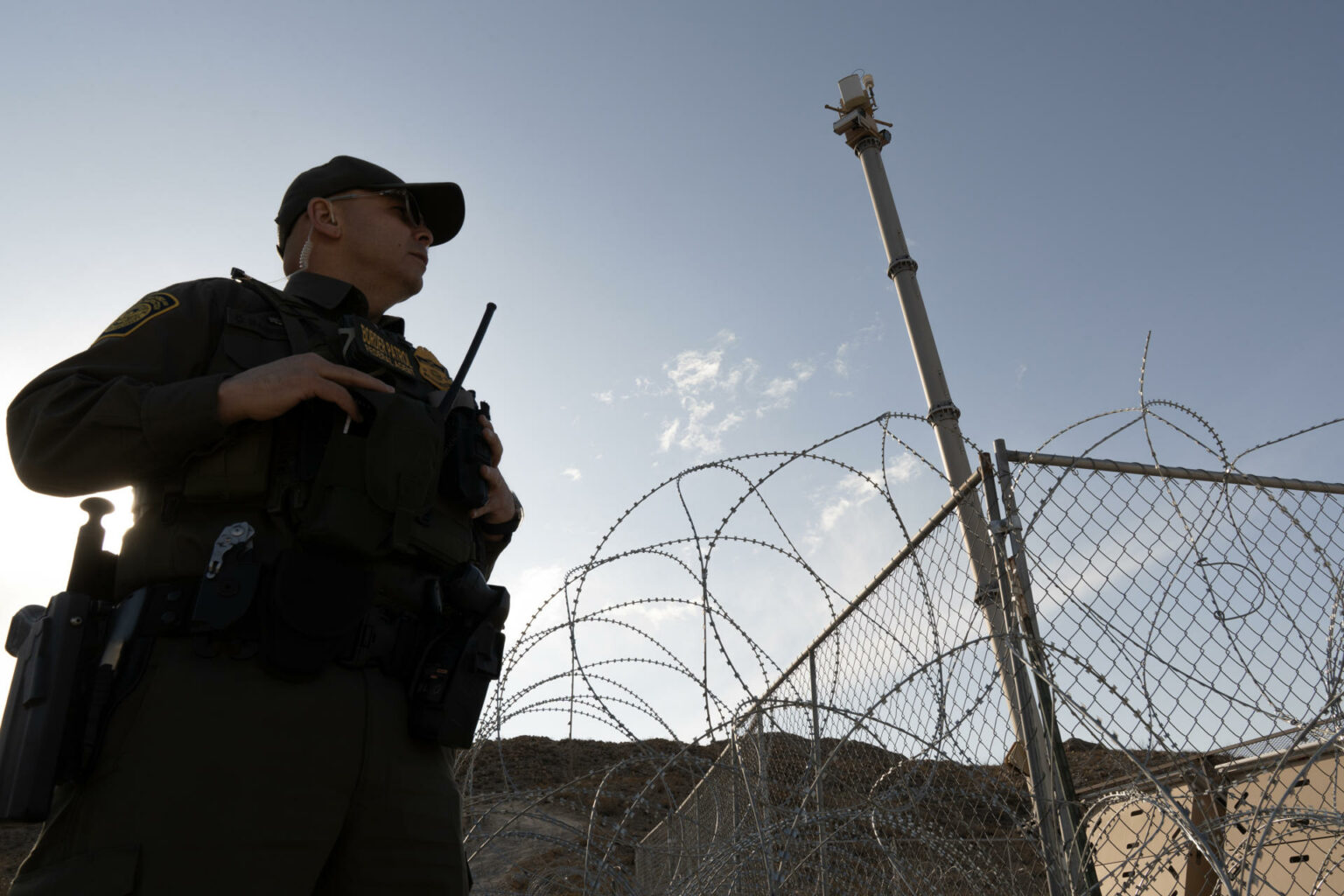 Muertes de migrantes en frontera de Arizona y México caen a niveles “históricos”, dice ONG