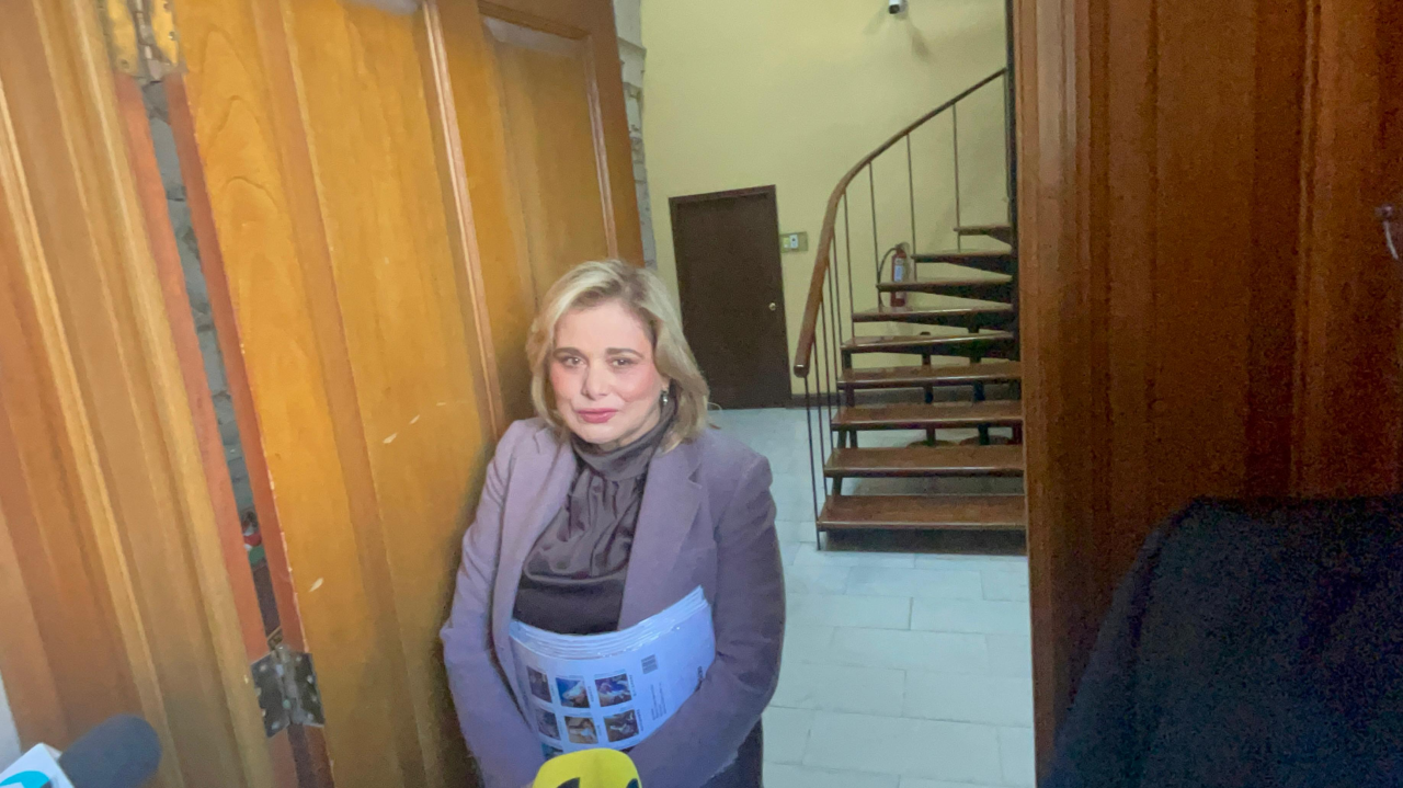 “Corral se esconde en cualquier falda”: Maru Campos pedirá a la FGR atraer el caso