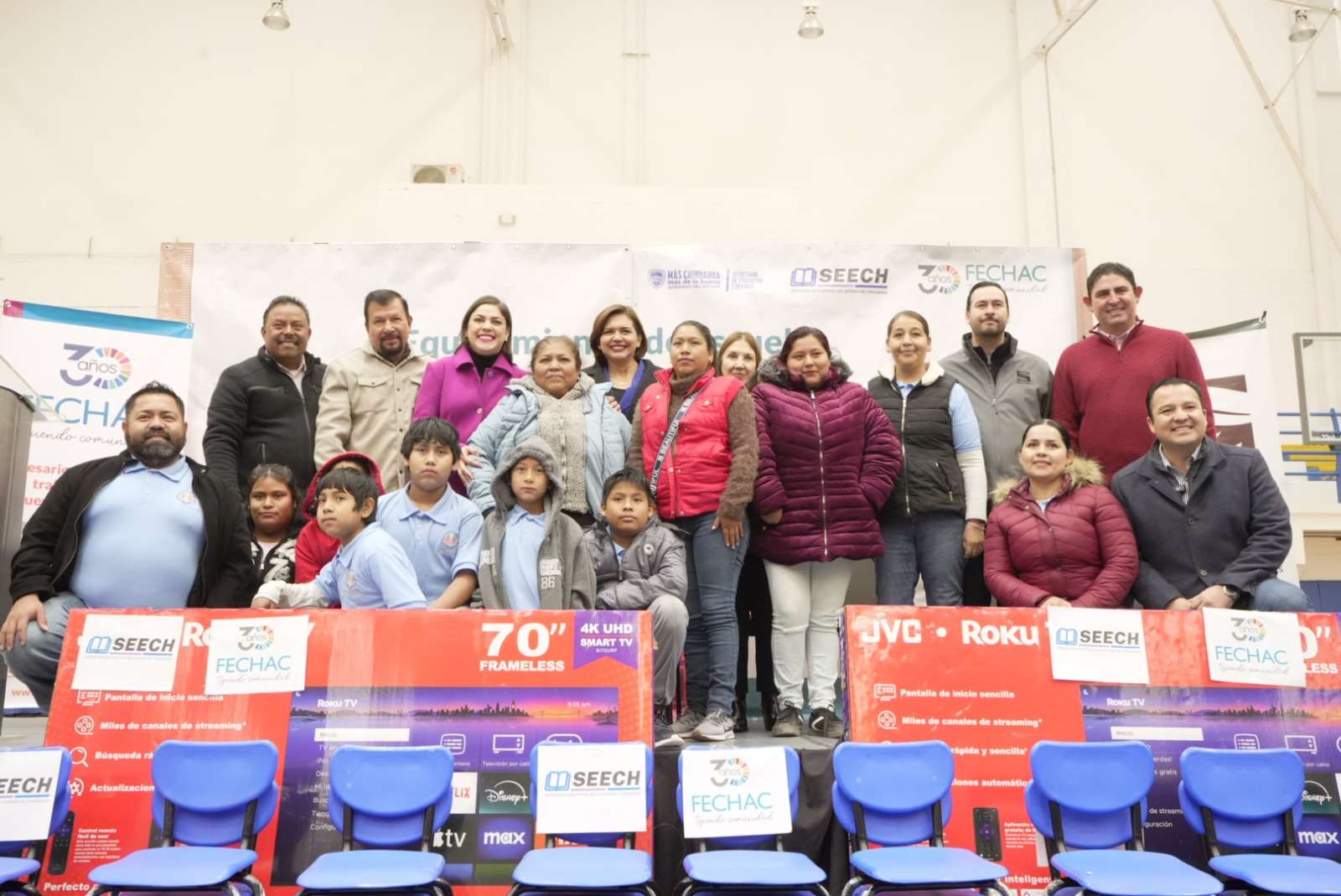 Entregan apoyos a 79 escuelas de la región centro-sur