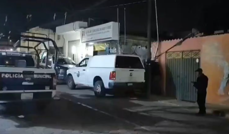 ¡Dormía con un muerto! Detienen a hombre tras macabro hallazgo dentro de una vivienda