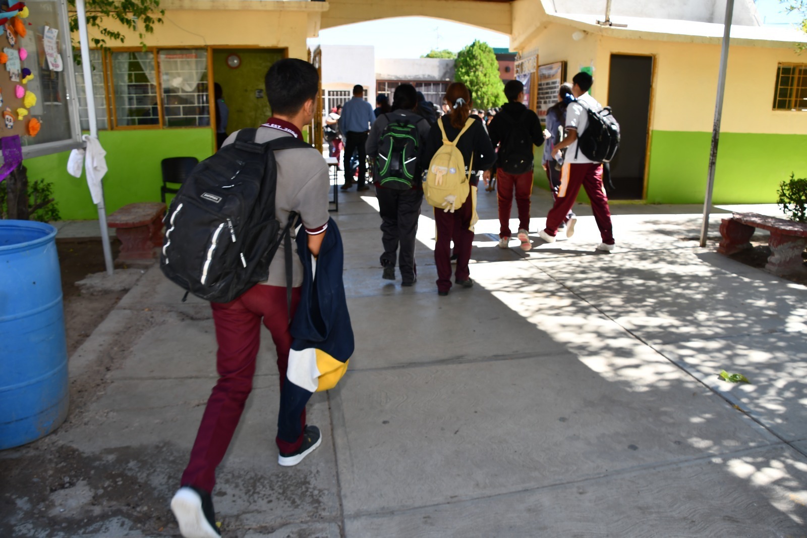 Regresan a clases este lunes 661 mil 335 estudiantes de Educación Básica