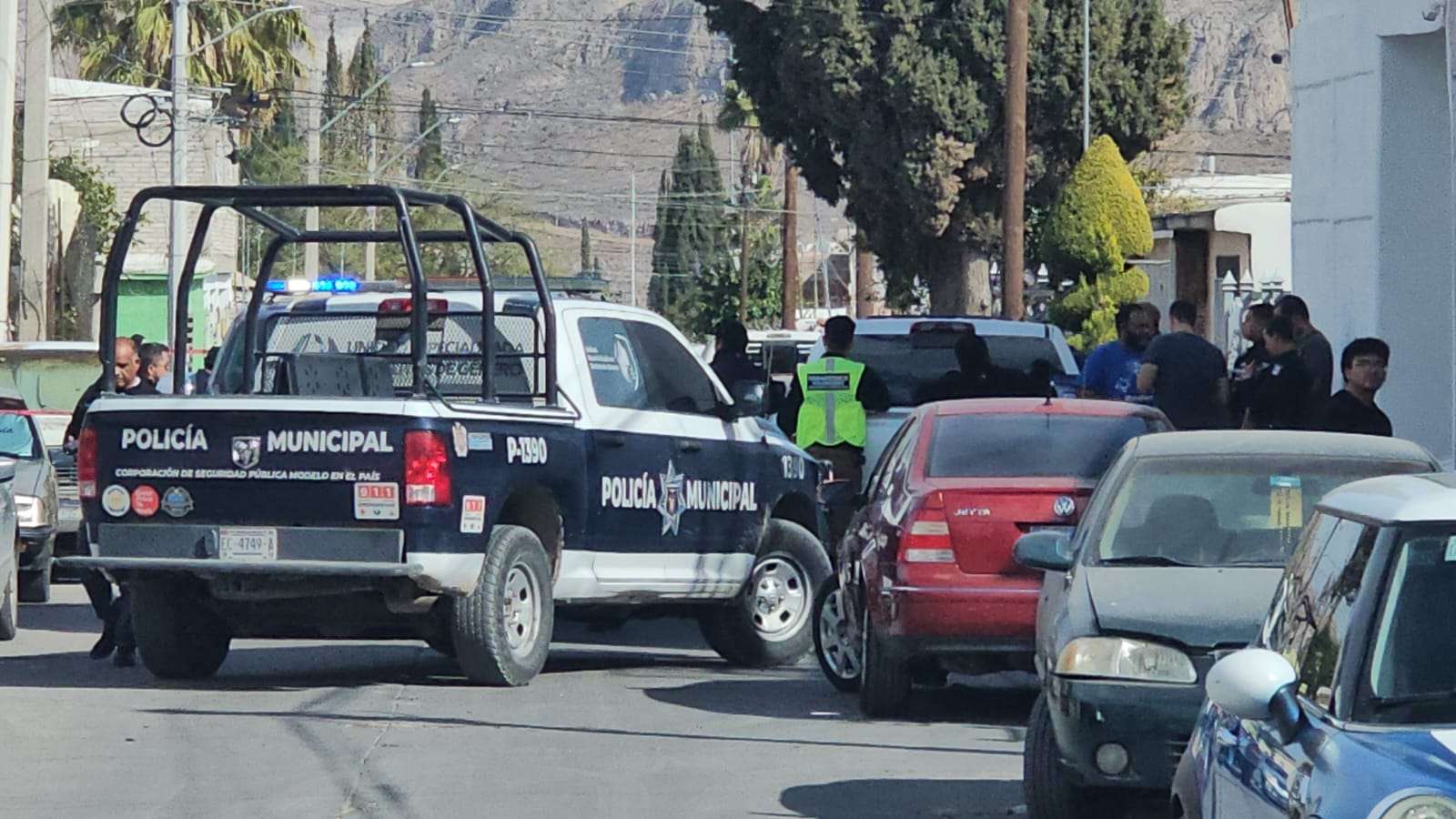Lo ejecutan afuera de una casa; sicarios huyen en camioneta de lujo