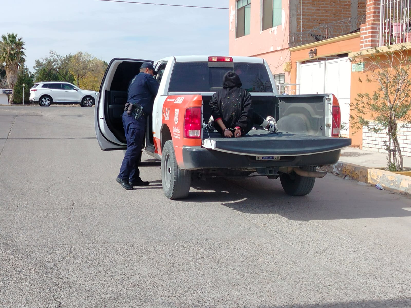 Cae “Tazo Dorado” por drogarse con resistol 5000 en plena vía pública