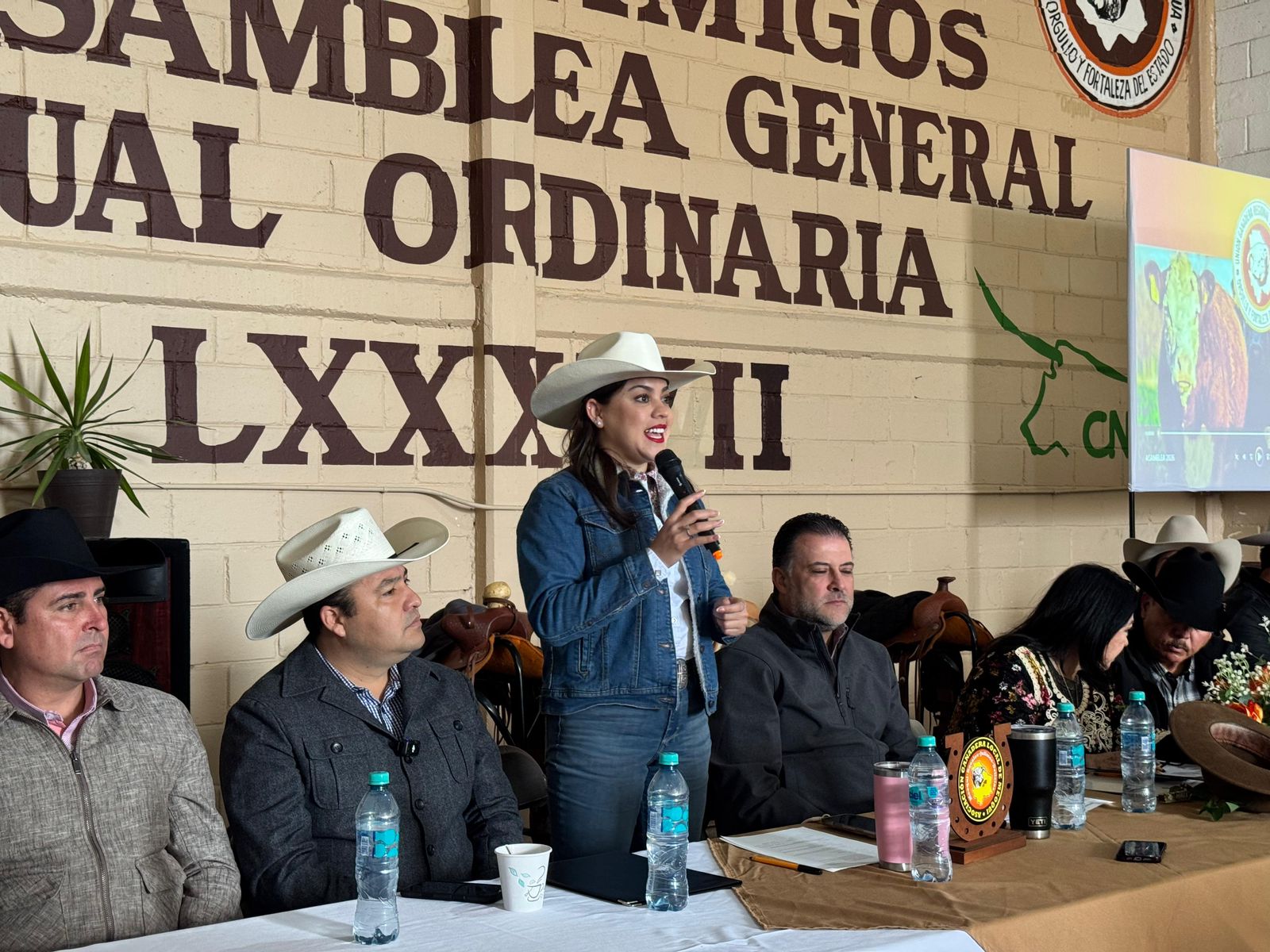 Presente Miriam Soto en Asamblea Anual de la Asociación Ganadera Local de Meoqui