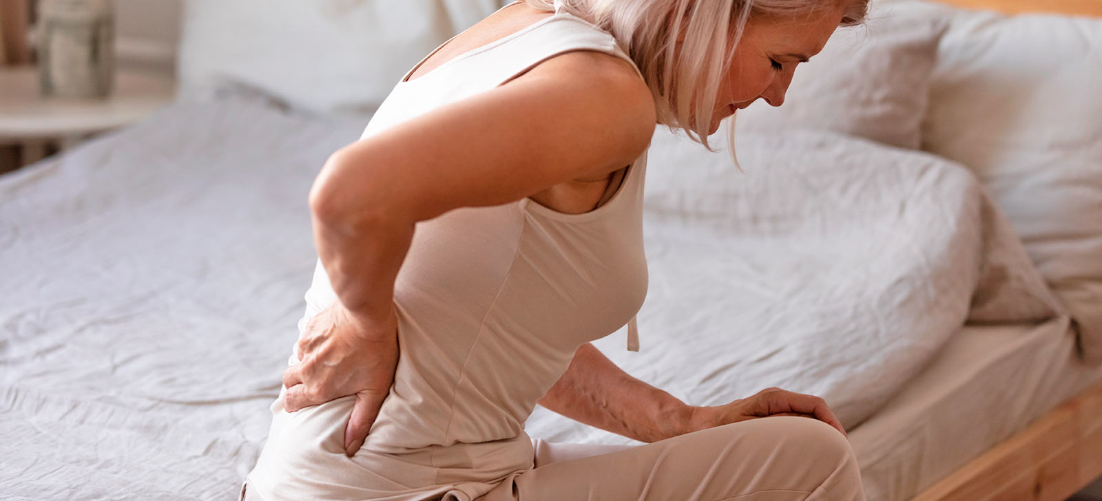 Cómo aliviar el dolor de espalda según especialistas: causas y soluciones reales