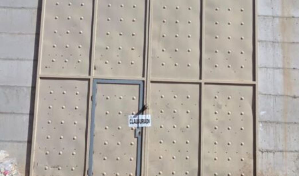 Clausura Gobernación del Estado palenque en Delicias