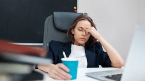 Por qué te sientes agotado emocionalmente al final del día