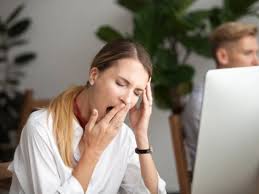 Por qué te sientes cansado aunque duermas y cómo solucionarlo