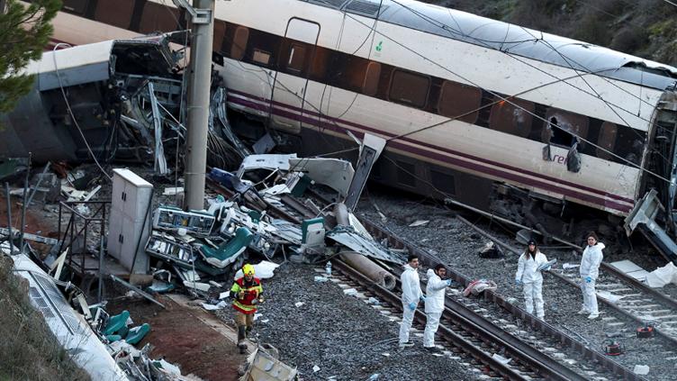 Descarrilamiento de trenes en España: aumentó cifra de muertos a 39