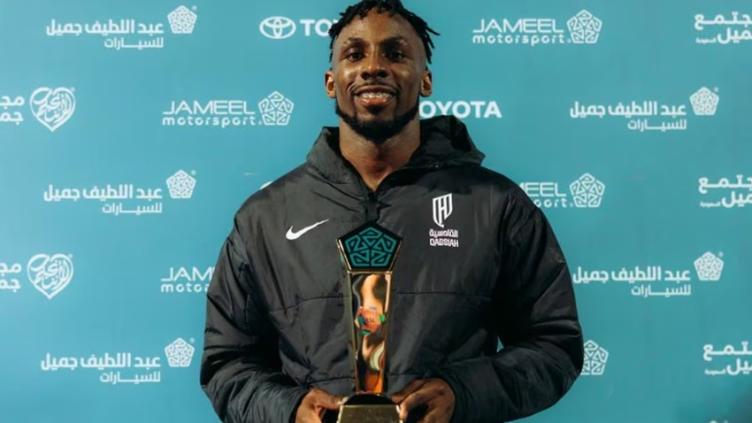 Julián Quiñones, a un gol de alcanzar a CR7 en la tabla de goleadores