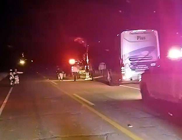 Poncha llantas dejaron varadas a decenas de personas en la rúa a Ojinaga