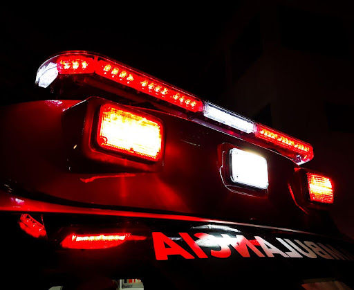 Chocan de frente dos vehículos en la carretera Loma Grande-Alvareñas, mujer lesionada