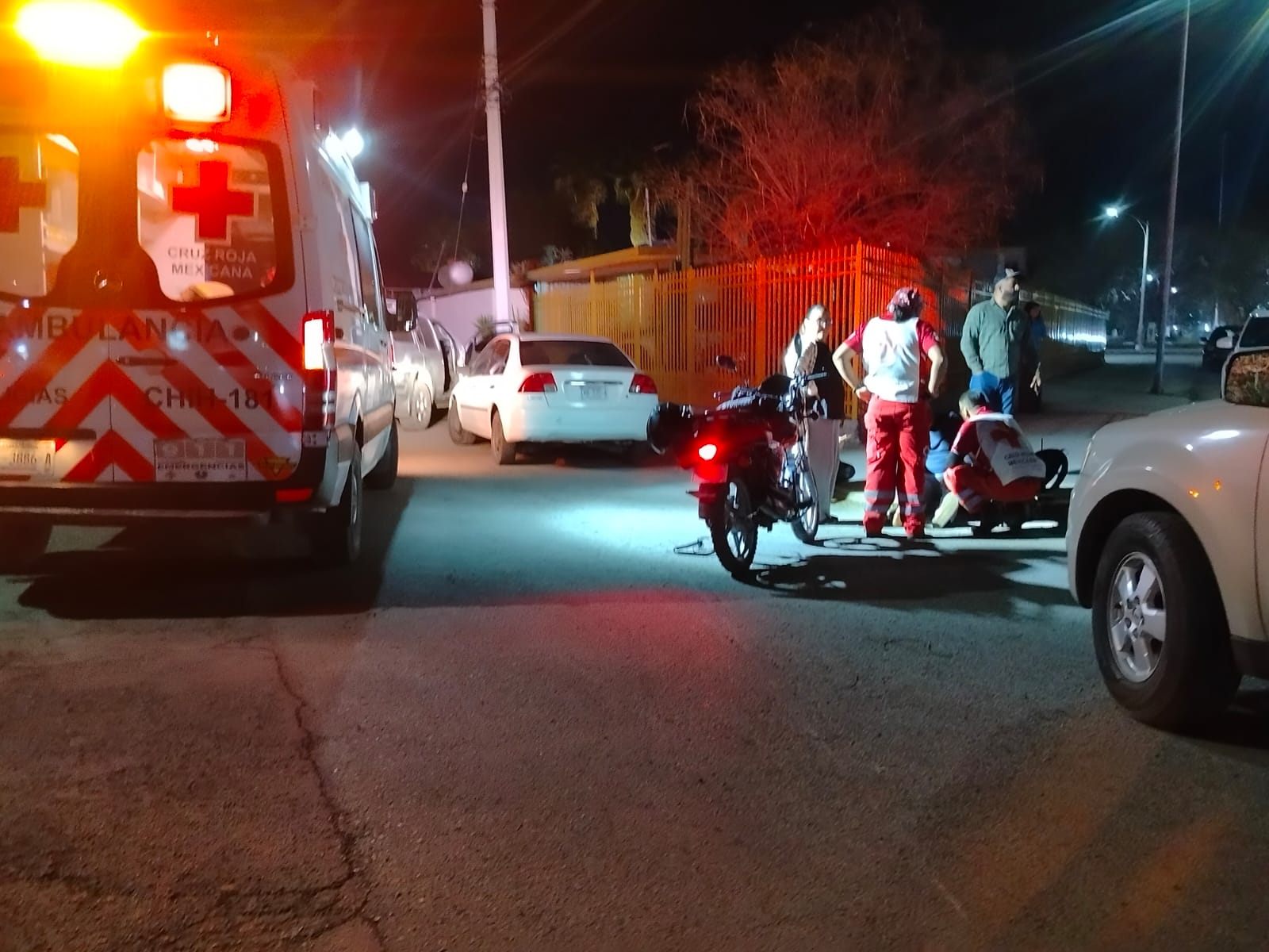 Un lesionado saldo del choque entre camioneta y moto en el sector oriente