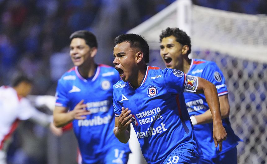Cruz Azul pone fin al paso perfecto de Chivas