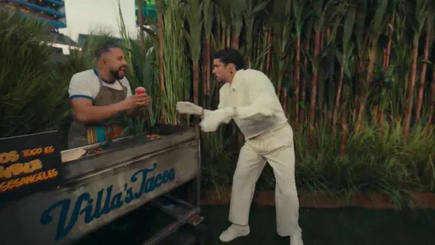 ¿Quién es el taquero mexicano que salió con Bad Bunny en el show de medio tiempo?