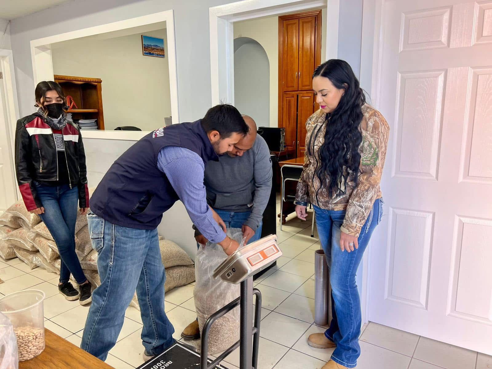 Ofrece Gobierno Municipal de Meoqui Frijol Subsidiado a 17 pesos el kilo