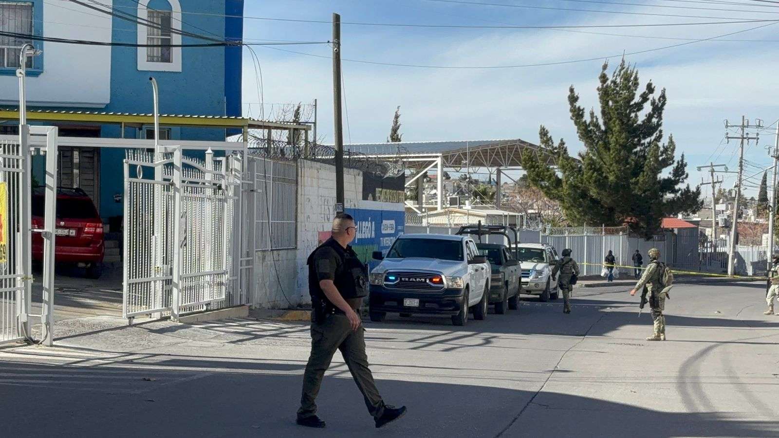 ???? ¡ESCENA DE TERROR! ???? Familia encuentra a su pariente sin vida; militares rodean la zona. ????