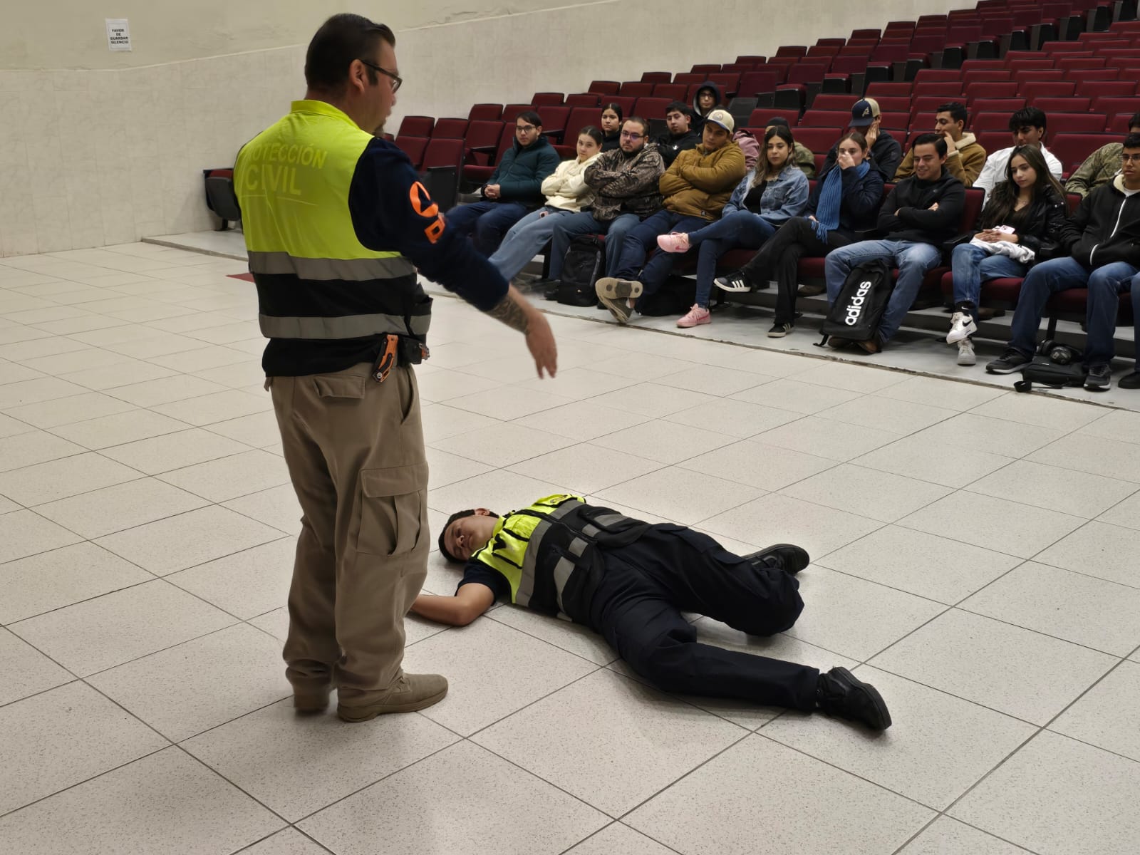 Grupo Emergencias Regionales imparte capacitación en primeros auxilios en FCAyF