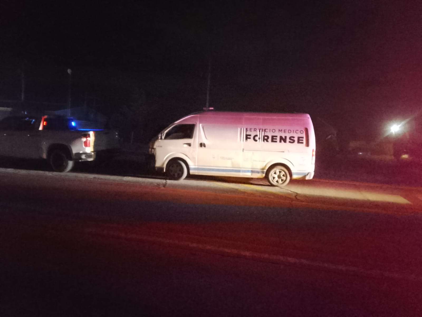 Arrojan a la carretera a mujer asesinada