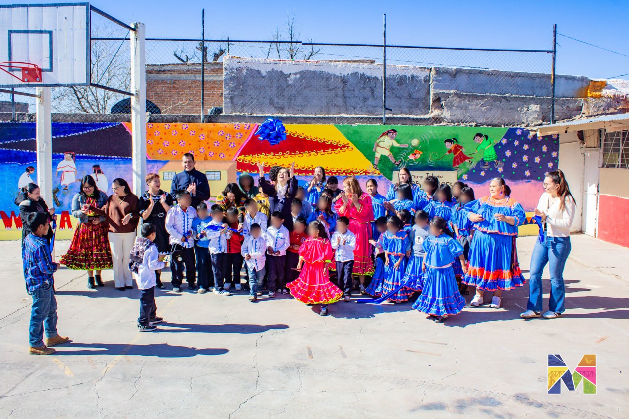 Inaugura alcaldesa mural de identidad en la Escuela Primaria Indígena Niños Héroes