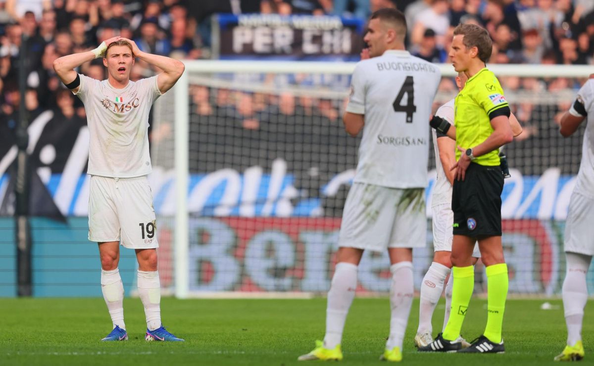 Mujer apuñala a su marido al creer que la insultaba cuando veía el futbol