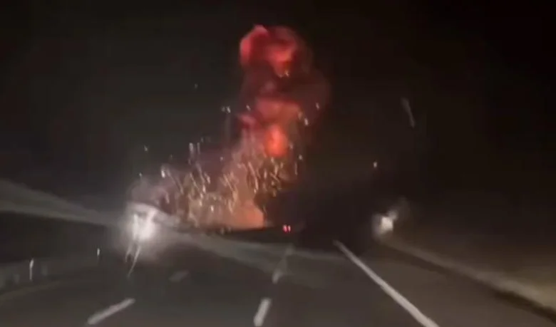 Avión militar se desploma en operativo nocturno; piloto pierde la vida