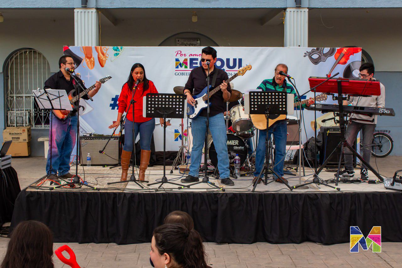 Al ritmo de Classicos Band celebraron el amor en Meoqui
