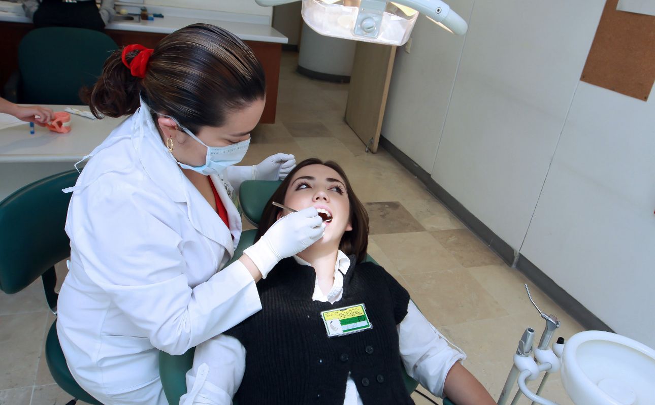 Para atención de padecimientos bucales cuenta IMSS con más de 2 mil estomatólogos y más de mil consultorios en el país